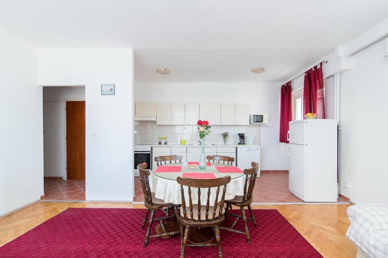 Apartment Iris Split Buitenkant foto